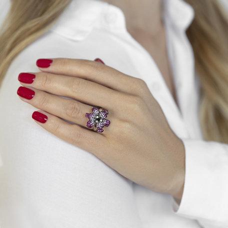 Prsten s diamanty, rubíny a safíry Caryan